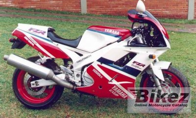 1993 Yamaha FZR 1000 photo
